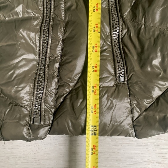 Vince Camuto olive green jacket🌺 lightweight‎ size S down feathers filler - Picture 7 of 11